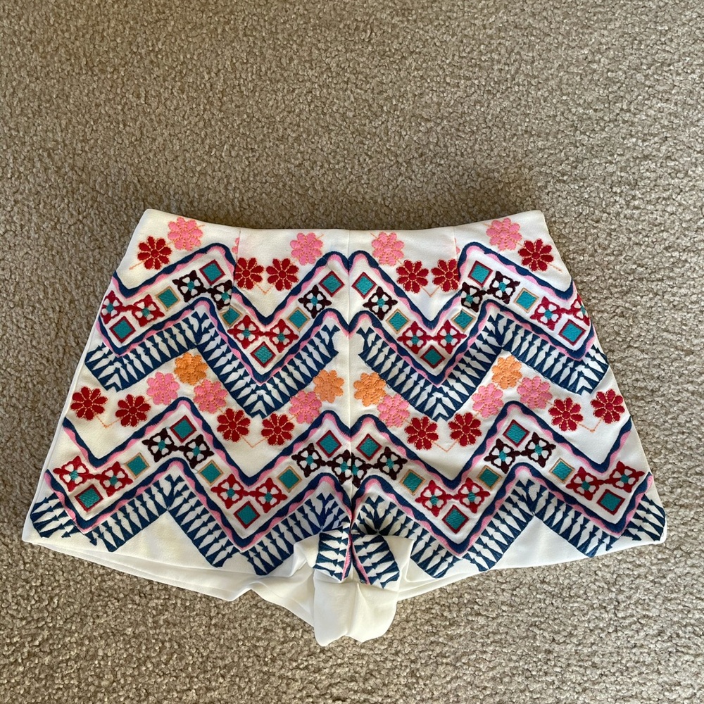 Lulus shorts - Picture 2 of 3